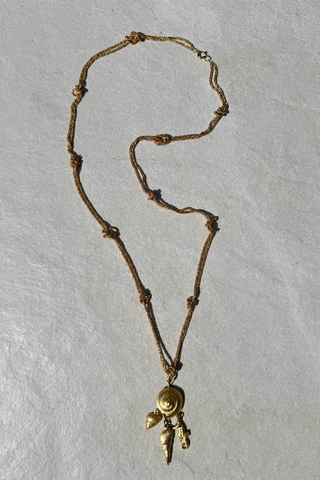 1970s Knotted Seashell Necklace