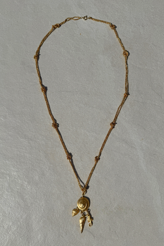 1970s Knotted Seashell Necklace