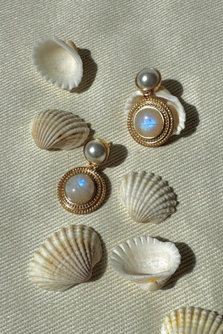 No Grit, No Pearl Drops | Moonstone