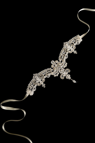 Queen Lace Choker