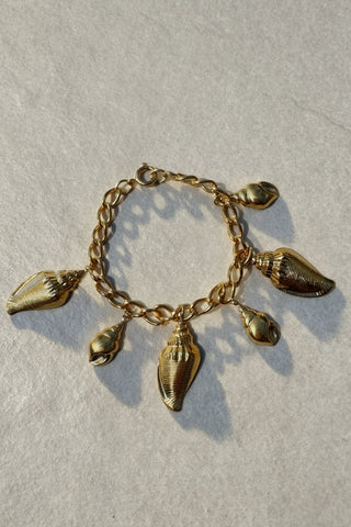 1990's Statement Shell Bracelet